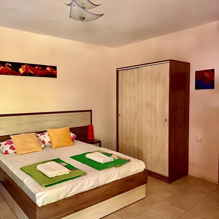 Yanakievi 3* سينيموريتس